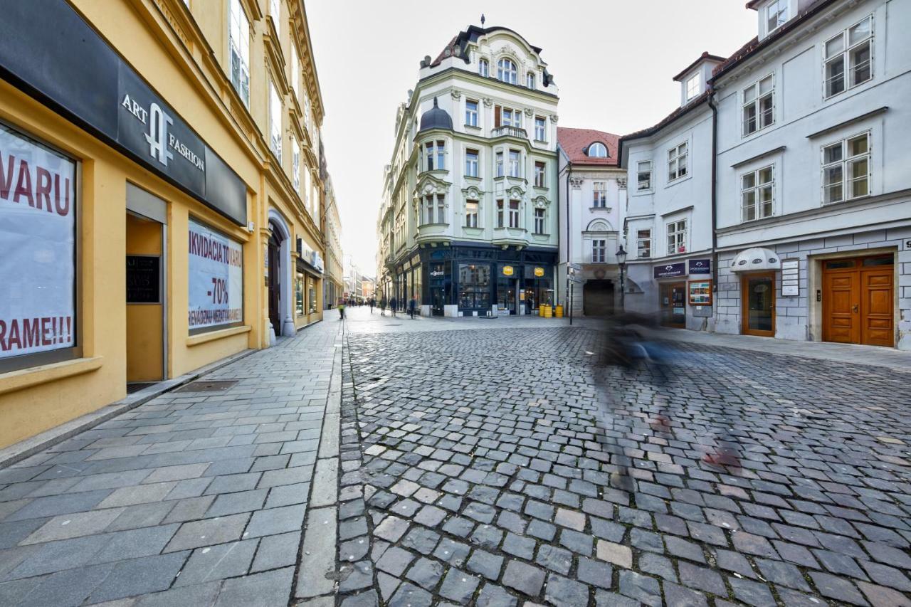 Pikachu'S Gallery - Historical Old Town Bratislava Apartment Екстериор снимка